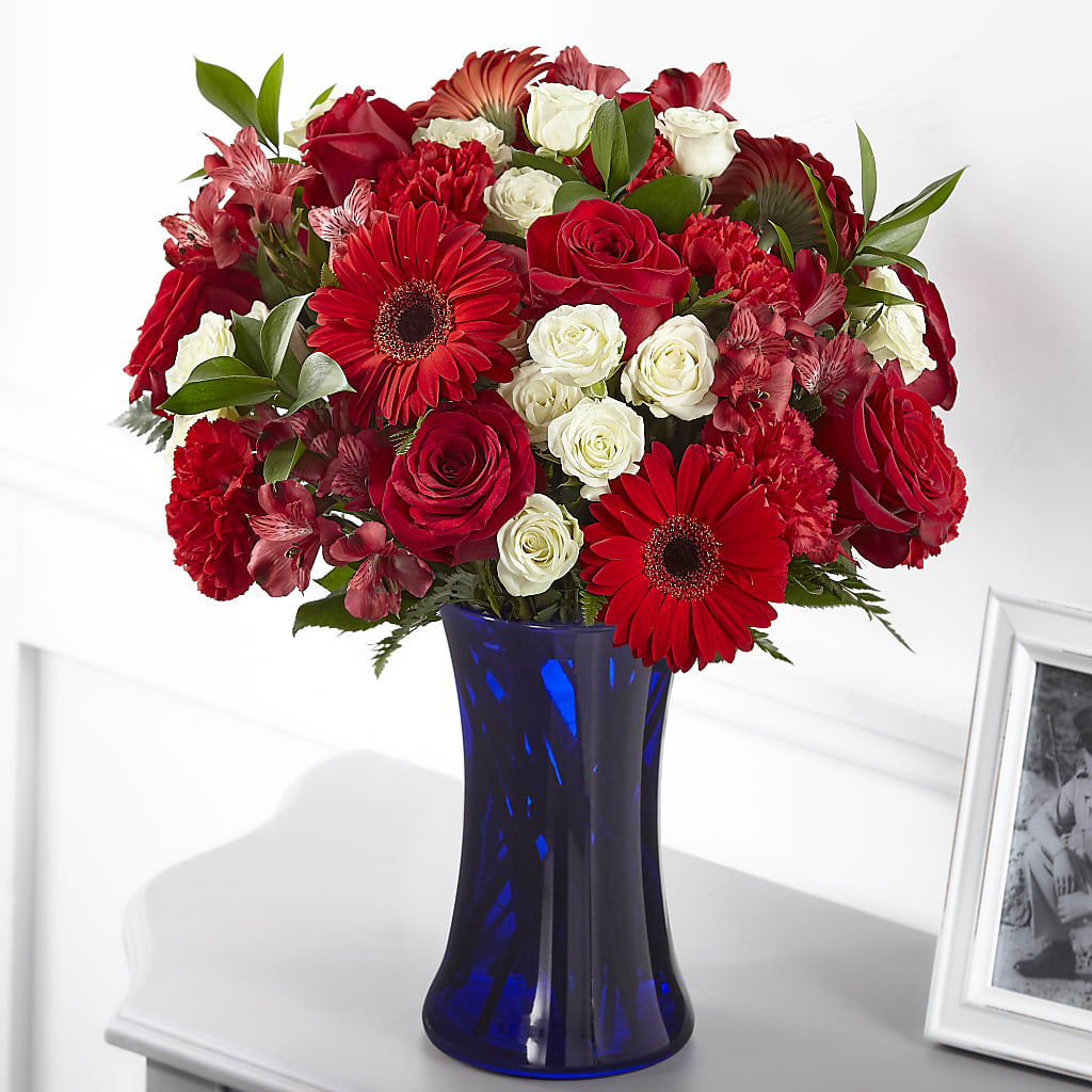 Hearts Embrace Bouquet – CARLSON & CO, Springfield GA
