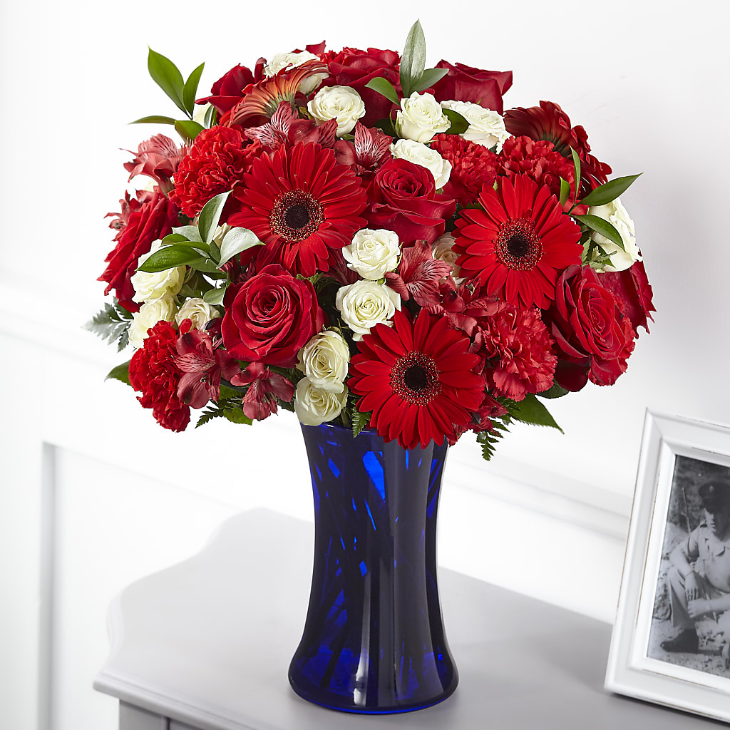 Hearts Embrace Bouquet – CARLSON & CO, Springfield GA