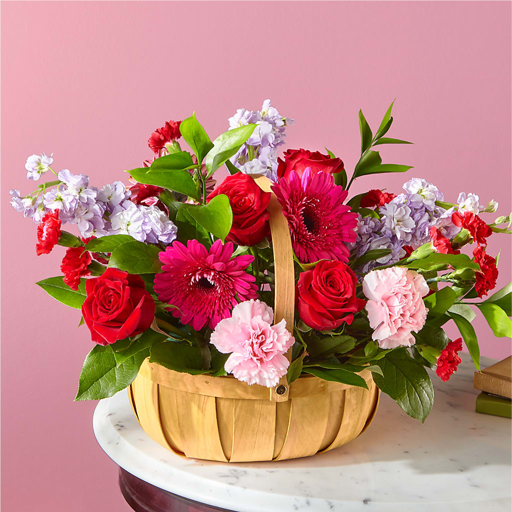 Pink Picnic Basket – CARLSON & CO, Springfield GA