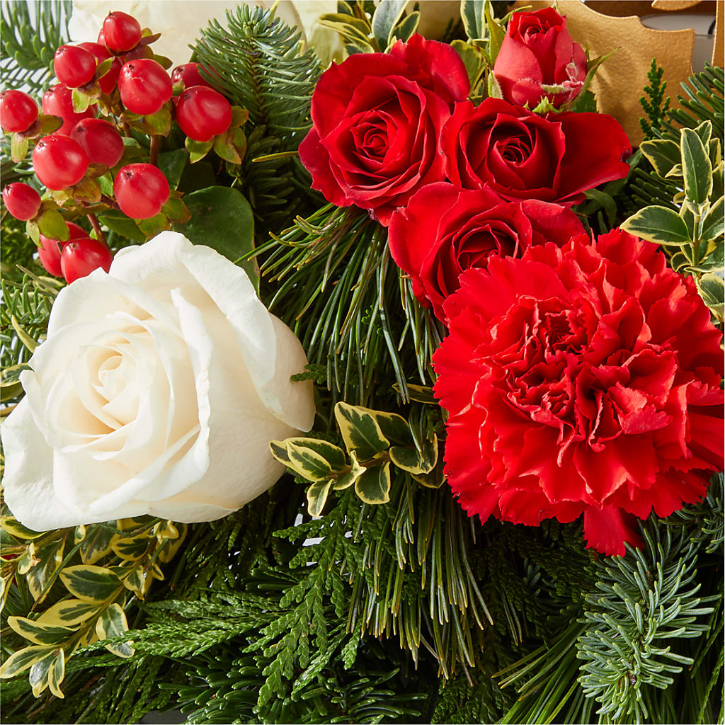 December Dreams Centerpiece – CARLSON & CO, Springfield GA