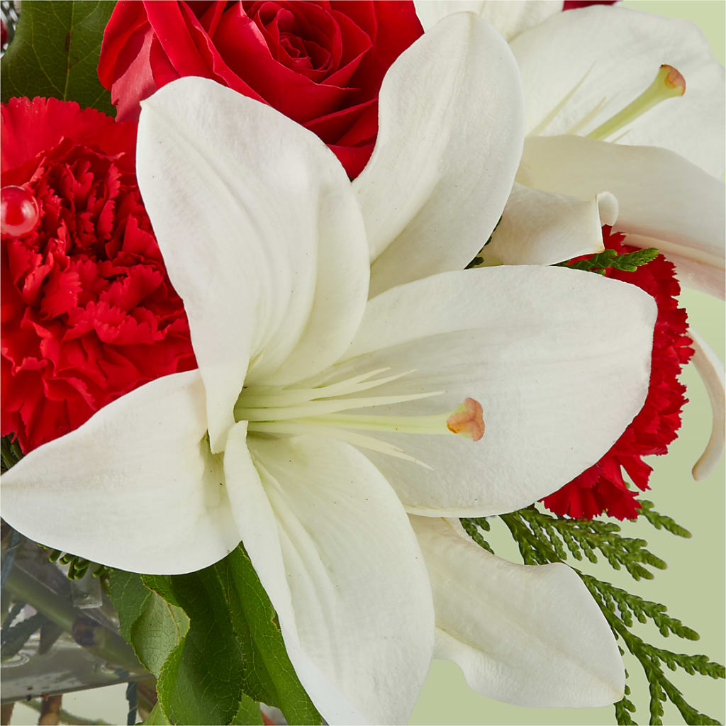 Glistening Icicles Bouquet – CARLSON & CO, Springfield GA