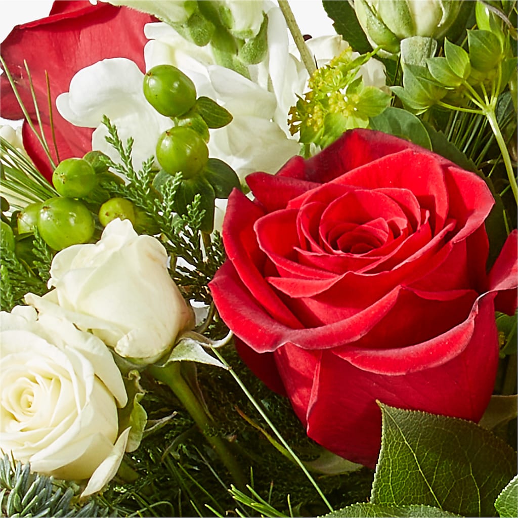 Deck the Halls Bouquet – CARLSON & CO, Springfield GA
